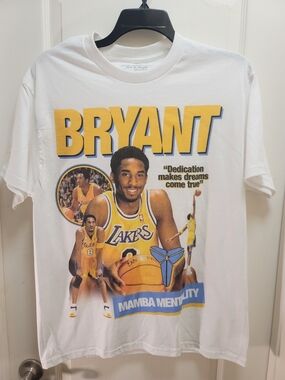 Kobe Bryant Lakers Mamba Mentality Graphic Tee - NWOT - Large